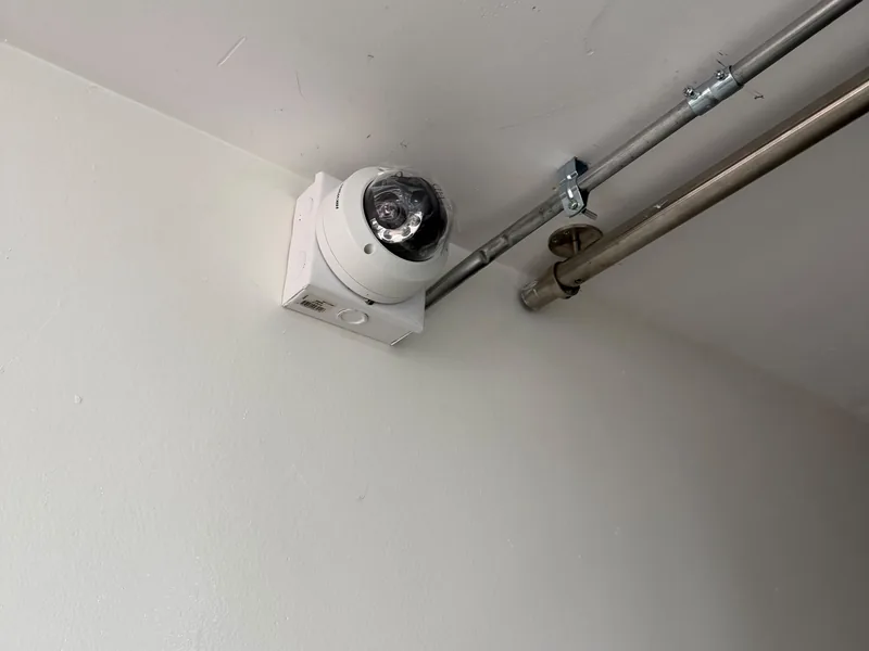 C&aacute;mara de videovigilancia instalada